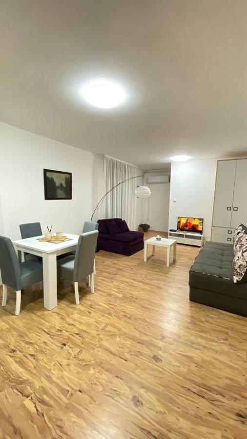Lilyy Lägenhet Leskovac  Exteriör bild