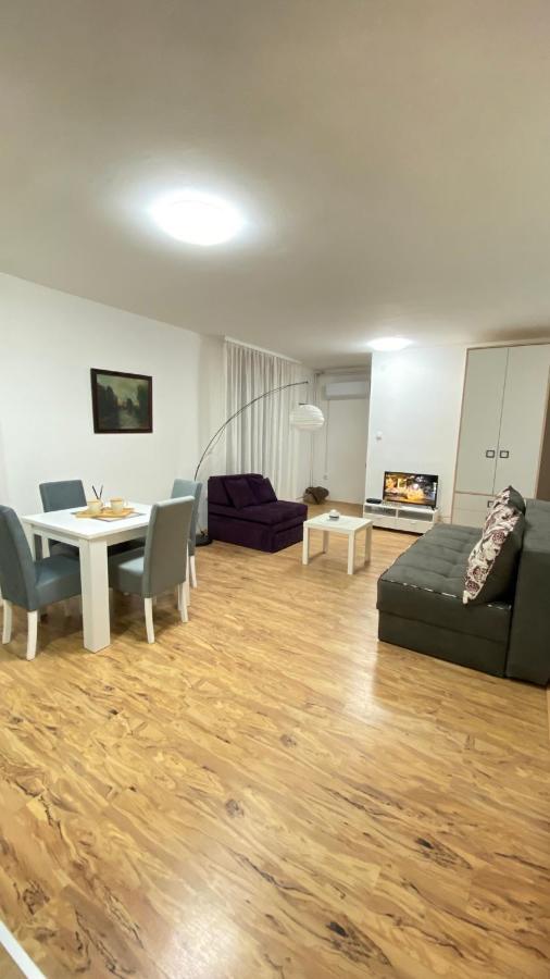 Lilyy Lägenhet Leskovac  Exteriör bild